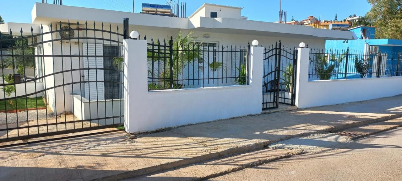 Arjan Dyli Guesthouse Εξαμίλιο Εξωτερικό φωτογραφία