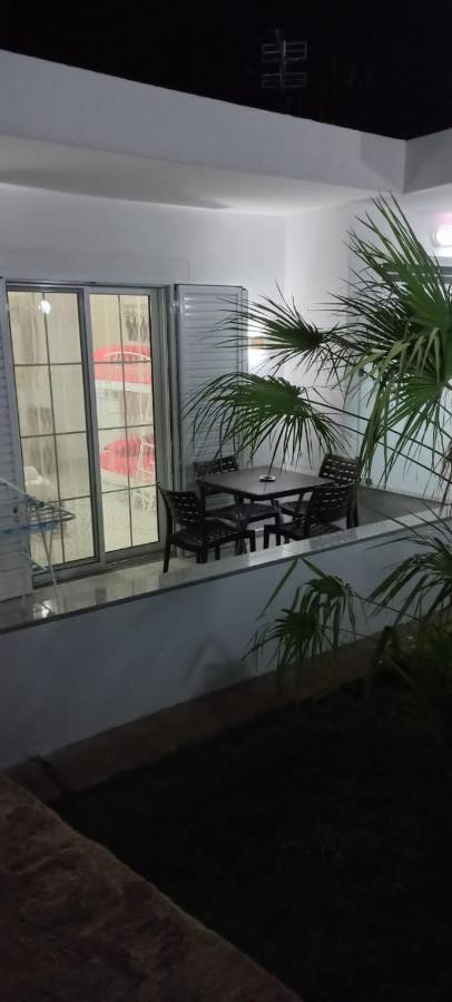 Arjan Dyli Guesthouse Εξαμίλιο Εξωτερικό φωτογραφία