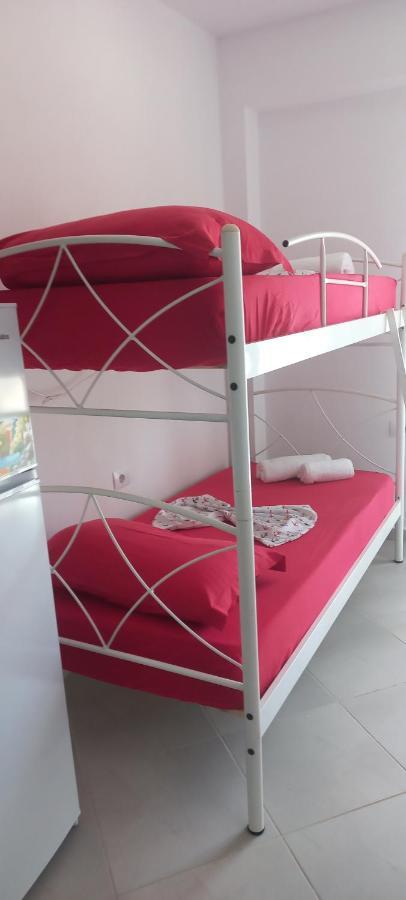 Arjan Dyli Guesthouse Εξαμίλιο Δωμάτιο φωτογραφία