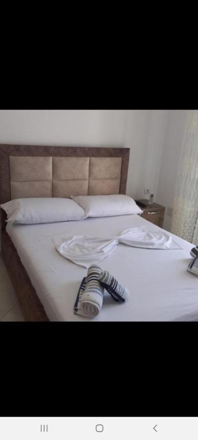 Arjan Dyli Guesthouse Εξαμίλιο Εξωτερικό φωτογραφία