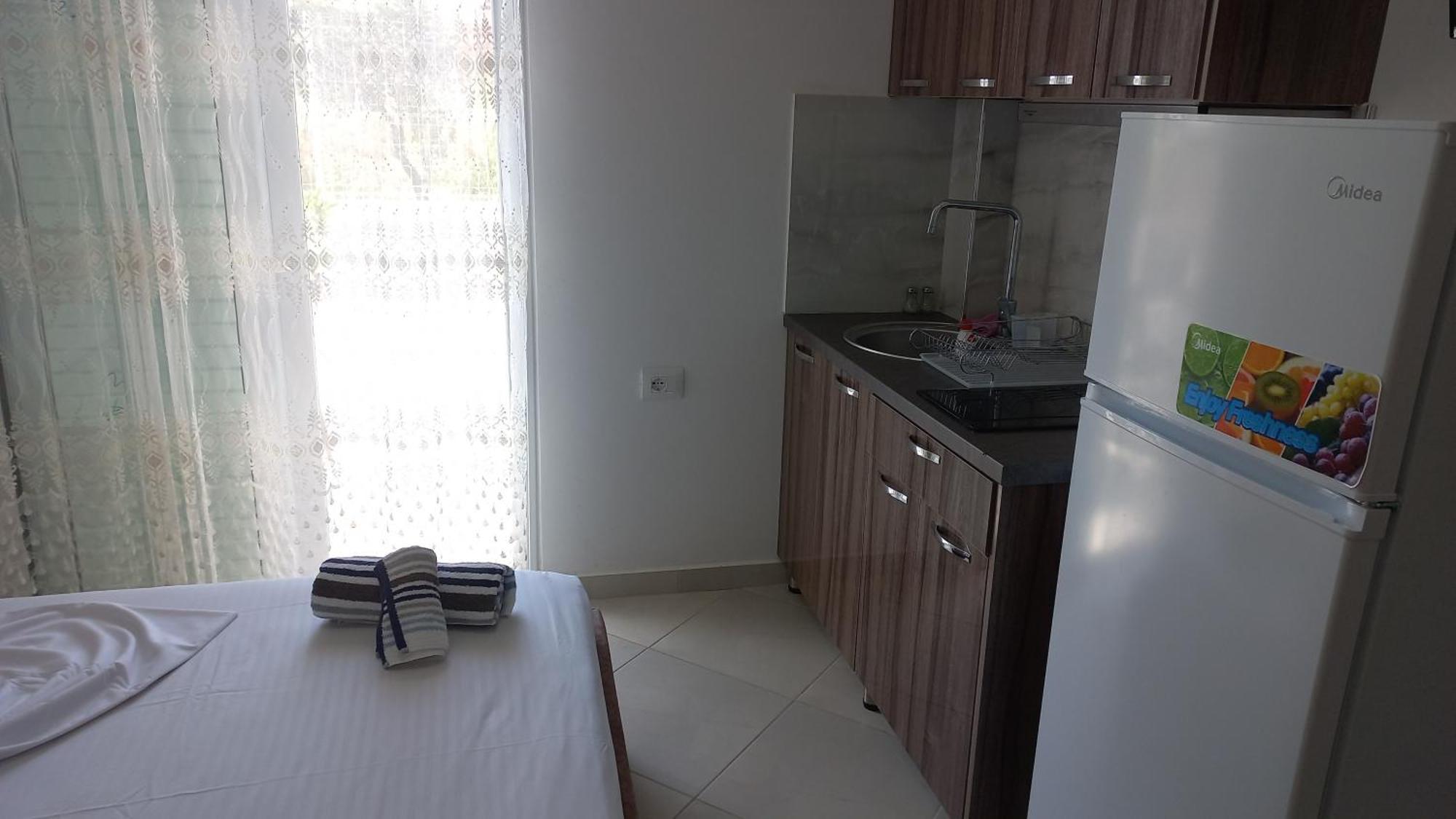 Arjan Dyli Guesthouse Εξαμίλιο Δωμάτιο φωτογραφία